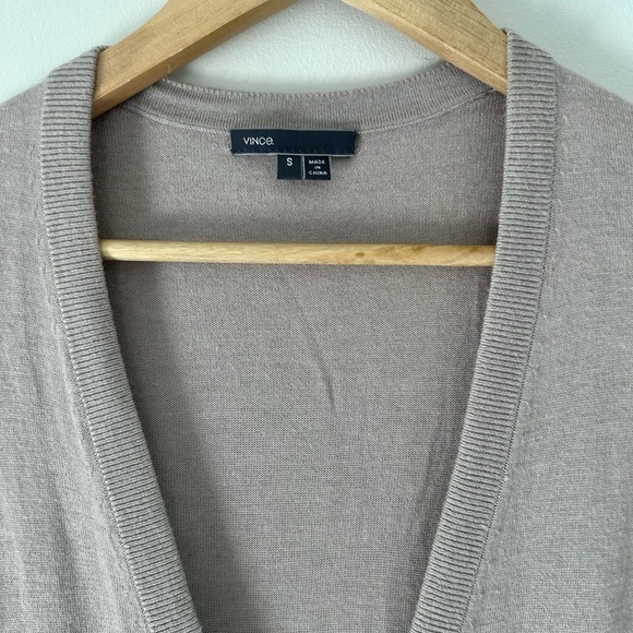 VINCE cardigan button down v neck beige sweater oversized fit - Picture 2 of 8